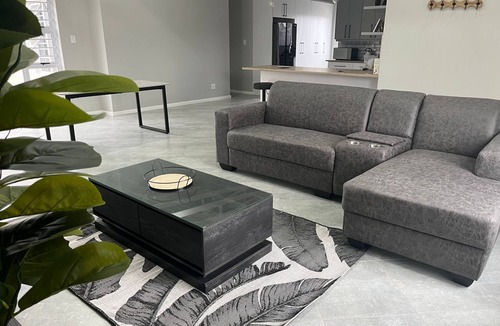 Jeffreys Bay House | Modern Retreat in Jeffreys Bay