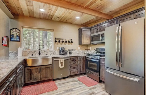Pioneer Trail Cabin | Modern/Rustic Mountain Cabin Retreat