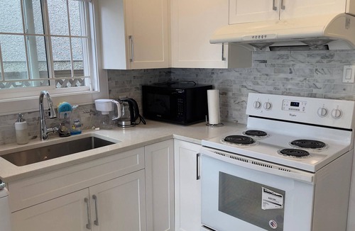Knight Apartment | Modern & Spacious 1BR ~ minutes away from Main St.