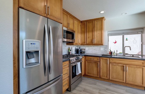 North Las Vegas House | Modern & Spacious Vegas House King Bed Backyard Grill