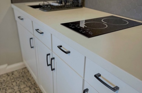 Greenacres Apartment | Modern, stylish 1 bedroom apartment