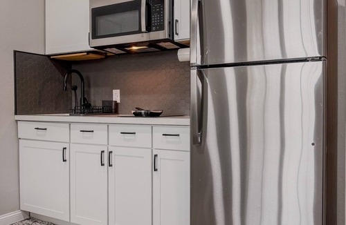 Greenacres Apartment | Modern, stylish 1 bedroom apartment