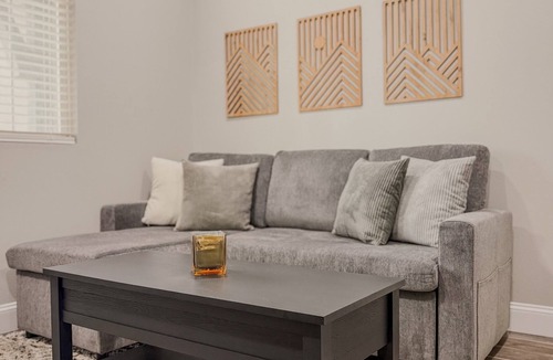 Greenacres Apartment | Modern, stylish 1 bedroom apartment