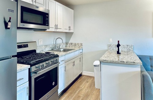 Fig Garden House | Modern townhome with on-site pool - close to national parks - dog-friendly