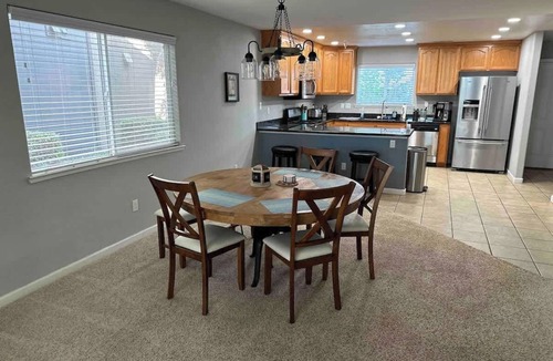 Modesto Condo | Modern Townhouse | Walk to Kaiser and Mall