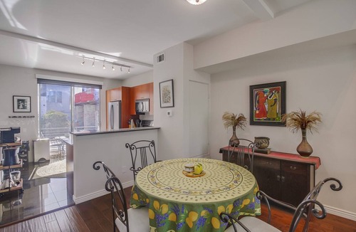Little Italy Condo | Modern Urban Row Home * 2 Blocks to San Diego Bay * A/C