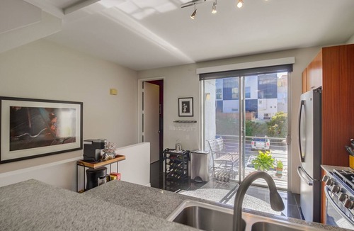 Little Italy Condo | Modern Urban Row Home * 2 Blocks to San Diego Bay * A/C