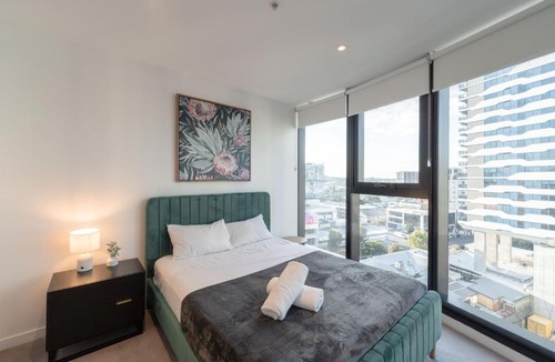 Fortitude Valley Apartment | Modern Valley Pad with Rooftop Pool, Study & Parking