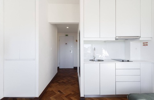 Santo Antonio Apartment | Mojito Breeze in Lisbon by Misha's Place (3C)