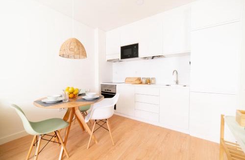 Santo Condestavel Apartment | Monsanto Hill House - NO. 565 R/C E
