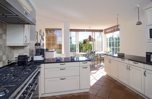 Colegio Villa | Monte das Estrelicias, Luxury property, tennis court, Lagos beach