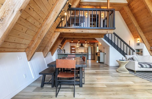 Tahoma House | Monthly Lease - Apex Abode by Tahoe Getaways - Rubicon Bay w Beach Access, Walk to Lake & Dog Ok!