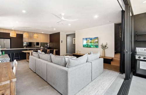 Mooloolaba House | Mooloolaba luxury beach escape with heated pool The Smith