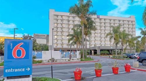 Inglewood Hotel | Motel 6-Los Angeles, CA - Los Angeles - LAX