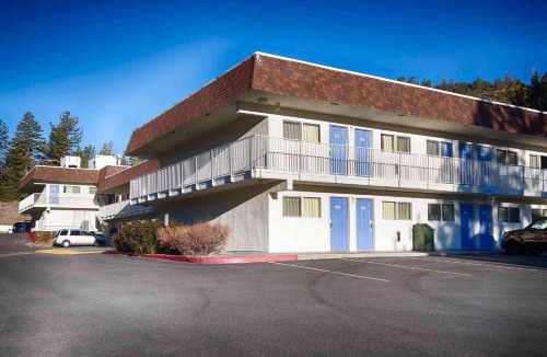 Mammoth Lakes Hotel | Motel 6-Mammoth Lakes, CA