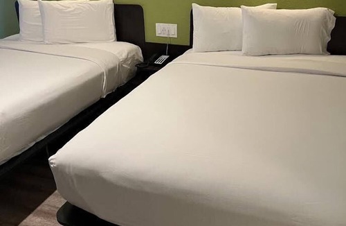 Modesto Hotel | Motel 6 Modesto, CA - Downtown