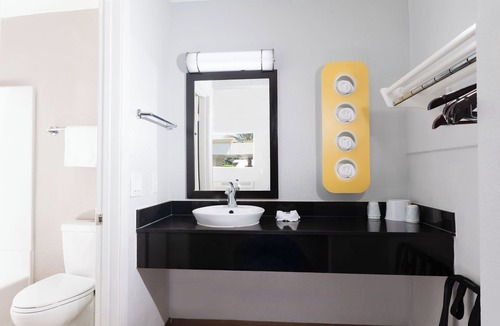 Ontario Hotel | Motel 6 Ontario, CA - Airport