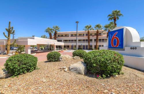 Warm Sands Hotel | Motel 6-Palm Springs, CA - Downtown