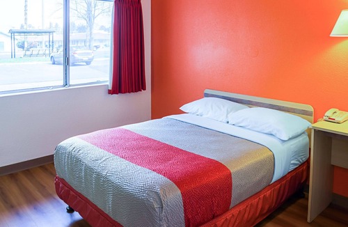 Porterville Hotel | Motel 6 Porterville, CA