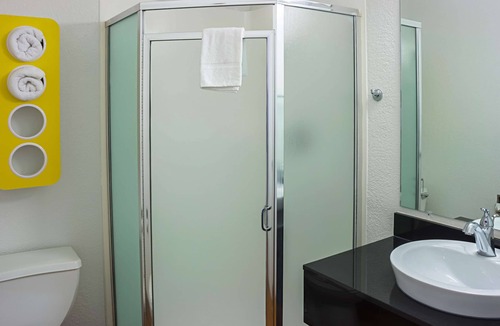 Porterville Hotel | Motel 6 Porterville, CA