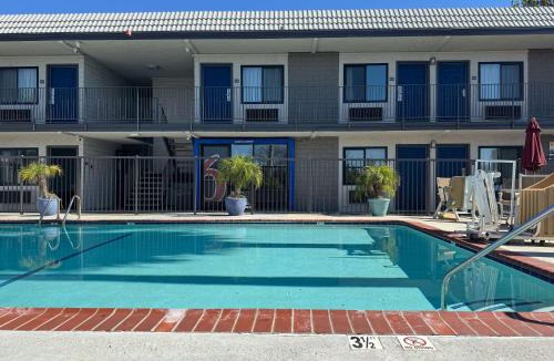 Simi Valley Hotel | Motel 6-Simi Valley, CA