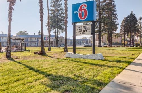 Visalia Hotel | Motel 6-Visalia, CA