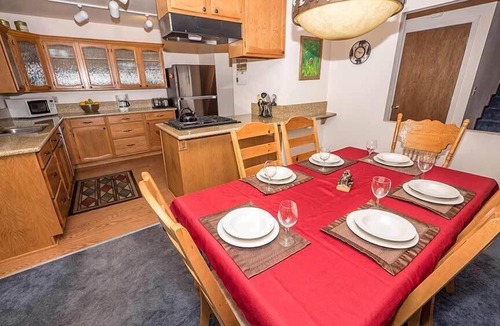 Tahoe Paradise Cabin | Mountain Chalet Sleeping 6- Pool Table and Great Loft Bedroom! - 1870B~