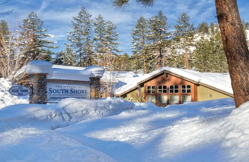 Round Hill Village House | Mountain & Lake Vacation with Spacious 2BR at South Shore
