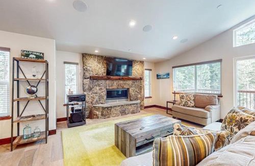 Montgomery Estates House | Mountain Modern Home with game room pool table private hot tub and more
