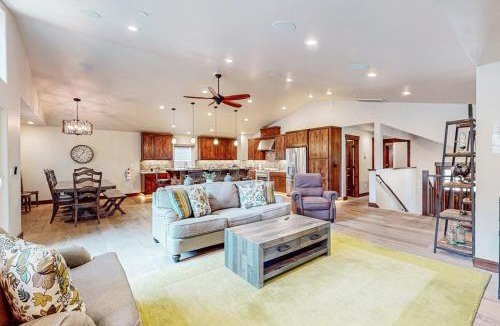 Montgomery Estates House | Mountain Modern Home with game room pool table private hot tub and more
