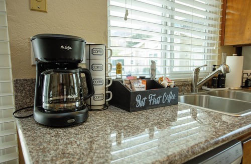 Three Rivers House | Mountain Retreat 4 Miles to Park Entrance Walk to Dining