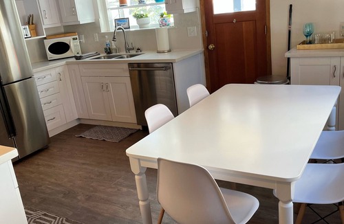 Pioneer Trail House | Mountain View Tahoe cabin, pet friendly with fenced yard, Hot Tub, King bed