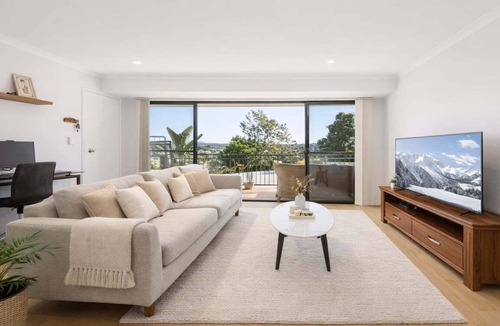 Kelvin Grove Apartment | Mountain Views & Pool | 2BR Peaceful Kelvin Grove