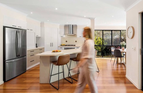 Buderim House | Mountaintop Pool Retreat: The Ideal Family Escape