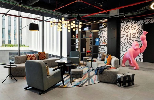 Amadora Hotel | Moxy Alfragide Lisboa