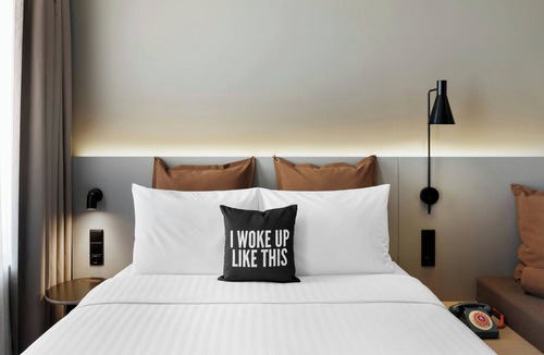 Amadora Hotel | Moxy Alfragide Lisboa