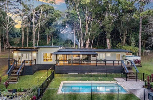 Binna Burra House | Mulberry House - Pet Friendly Hinterland Retreat with Pool near Bangalow