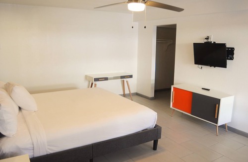Tahquitz River Estates Hotel | Musicland Hotel
