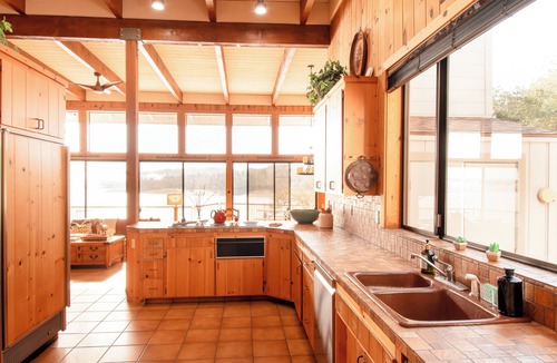Oak Shores House | Naci Lakefront Paradise, 5 bedroom home next to the marina