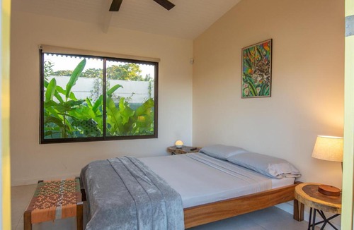 Cahuita House | Namaitamí Casa Hermosa con AC y piscina a Solo 650 Metros del Parque Nacional Cahuita