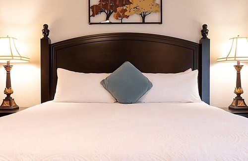San Diego Country Estates Hotel | Nature Getaway | 4 Units w/Kitchen, Pool & Free Parking | Near Wineries, Hiking