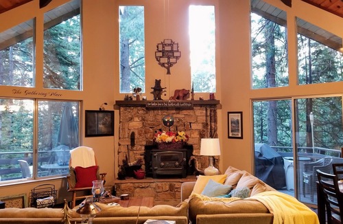 Arnold Ski Chalet | Nature Lover's Paradise: Luxurious The Shire - Cubs Crossing Chalet in Sierras
