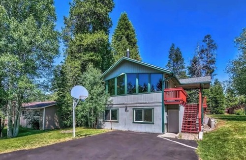 South Lake Tahoe House | Nature's Gem | Bunk Room | Near Heavenly Village