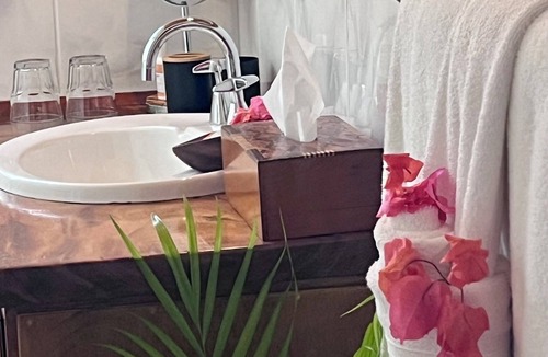 Savusavu Bed & Breakfast | Naveria Heights Lodge