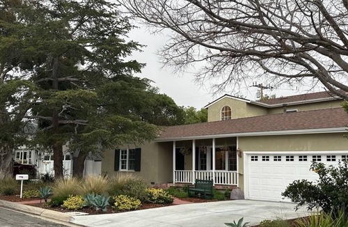 East San Roque House | Near everything - shopping and food on State Street, hikes, and the beach!