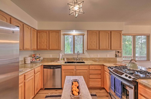 Arnold Cottage | Near Hiking + Wineries: Arnold Cabin w/Deck!