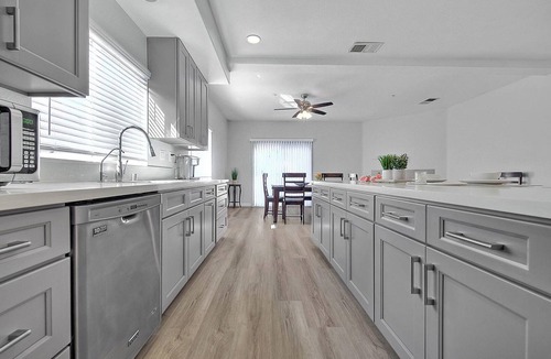 San Bernardino County House | Near Ontario Airpot/Claremont/Disneyland 4BR/3.5BA