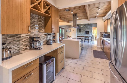 Rancho Oakey House | Near Strip Oasis with Pool, 3 BR - Extended Stay