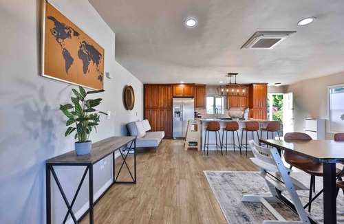 Allied Gardens House | Near zoo&beach, King Suite, spa tub, canyon deck, EV