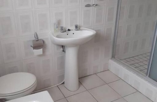 Wavecrest Apartment | NEAT & COSY - 400m to Point Park and Beach.